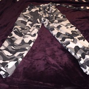 Grey Camouflaged print cargo pants